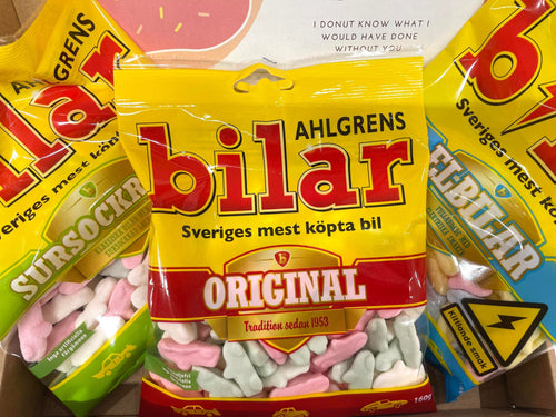 Ahlgrens Bilar soft marshmallow cars gift box medium size containing one 160g bag and two 130g sour bags